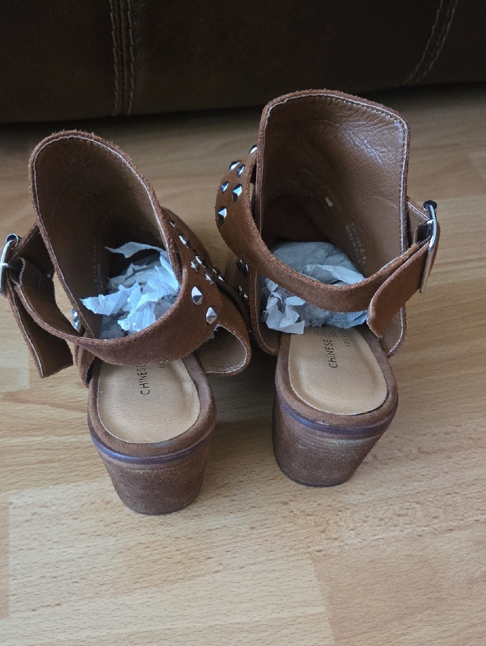 Chinese Laundry Brown Studded Suede Ankle Booties Size 6 Boho Rodeo Western - Picture 3 of 7